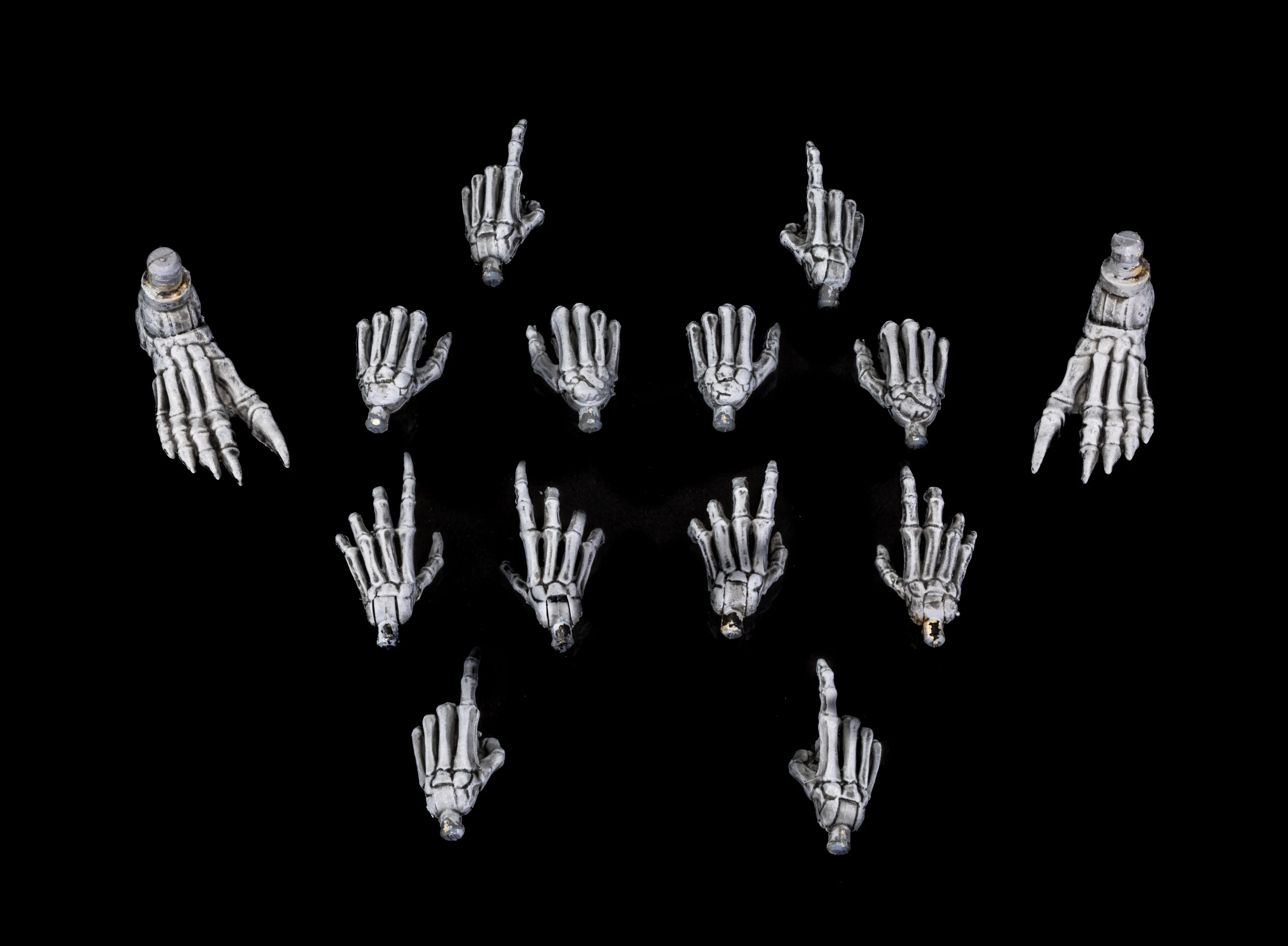 GRAVEYARD SKELETONS 4-pack set - Image 12